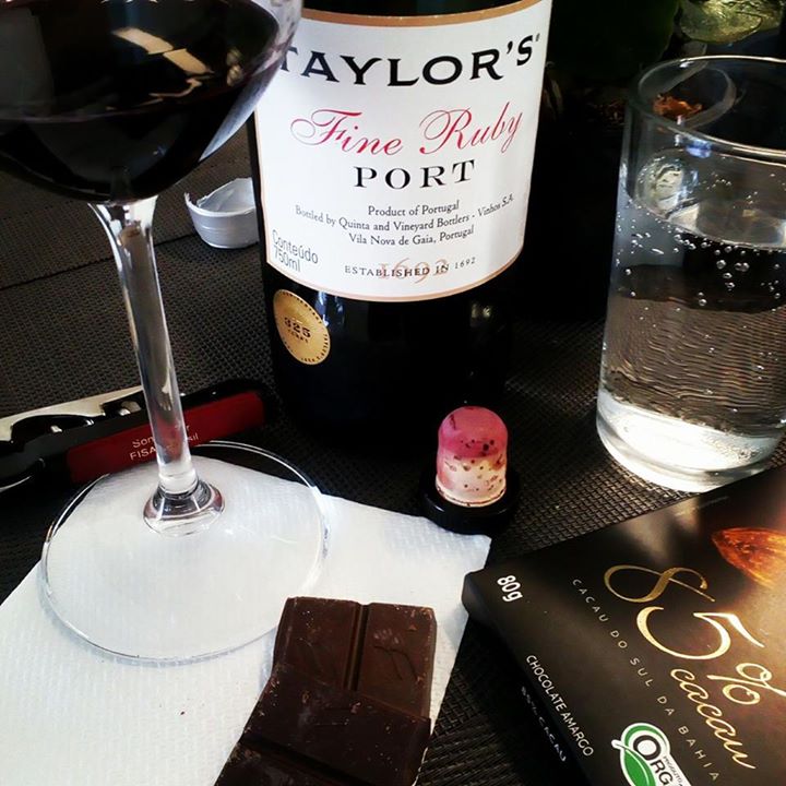 Vinho Porto Ruby e Chocolate 85%