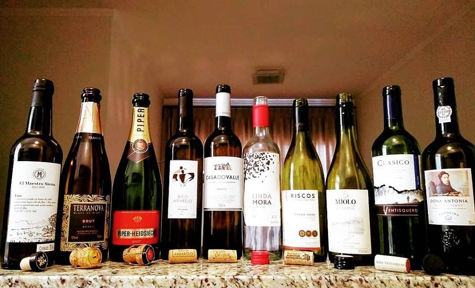 A semana de Carnaval acabou e os vinhos desta semana festiva foram diversificados. Espumantes, brancos, rosés e também tintos leves/médios, Porto e até Jerez Fino.