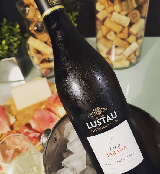 Marcelo_Bernardo_Personal_Sommelier_vinho_lustau1 Sejam todos bem vinhos por aqui! O “tour nas taças” desta semana foi desde